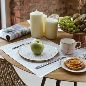 Tovagliette in puro lino bianco per la cucina, la sala da pranzo o la decorazione della tavola per matrimoni, set di 2 tovagliette in cotone biologico naturale ed ecologico in dimensioni personalizzate.