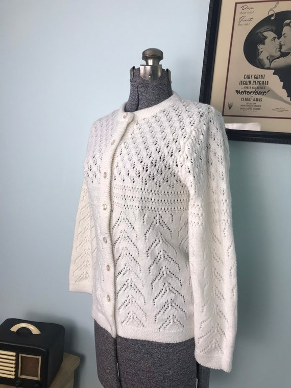 1960s Vintage White Knit Cardigan by Wintuk - image 6