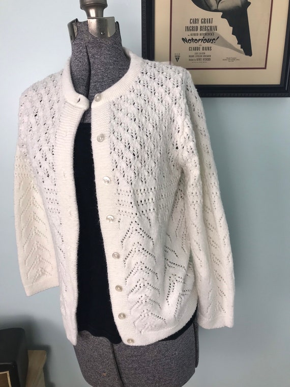 1960s Vintage White Knit Cardigan by Wintuk - image 5
