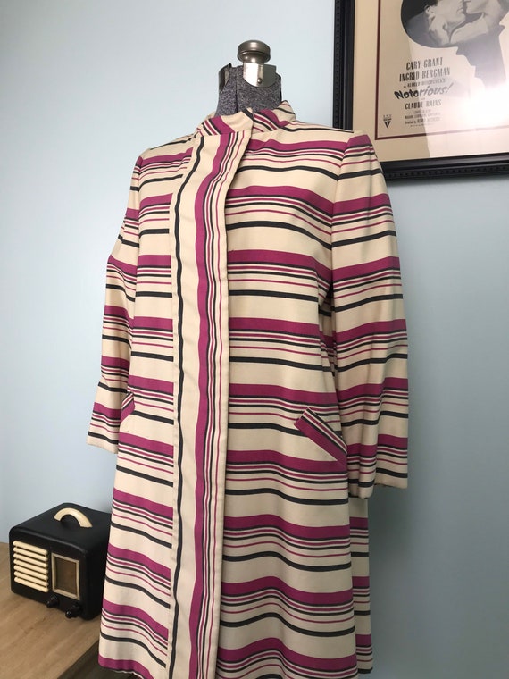 1950s Vintage Pink Striped Swing Coat by “The Bos… - image 3