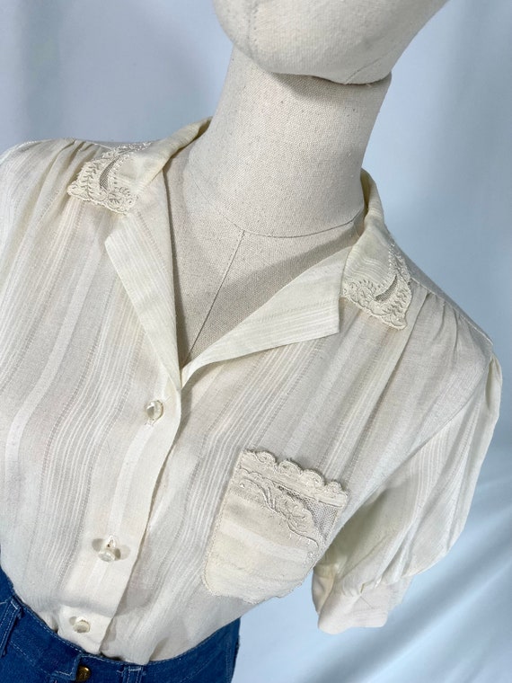 1970s Vintage Short Sleeve Blouse with Lace  Coll… - image 2