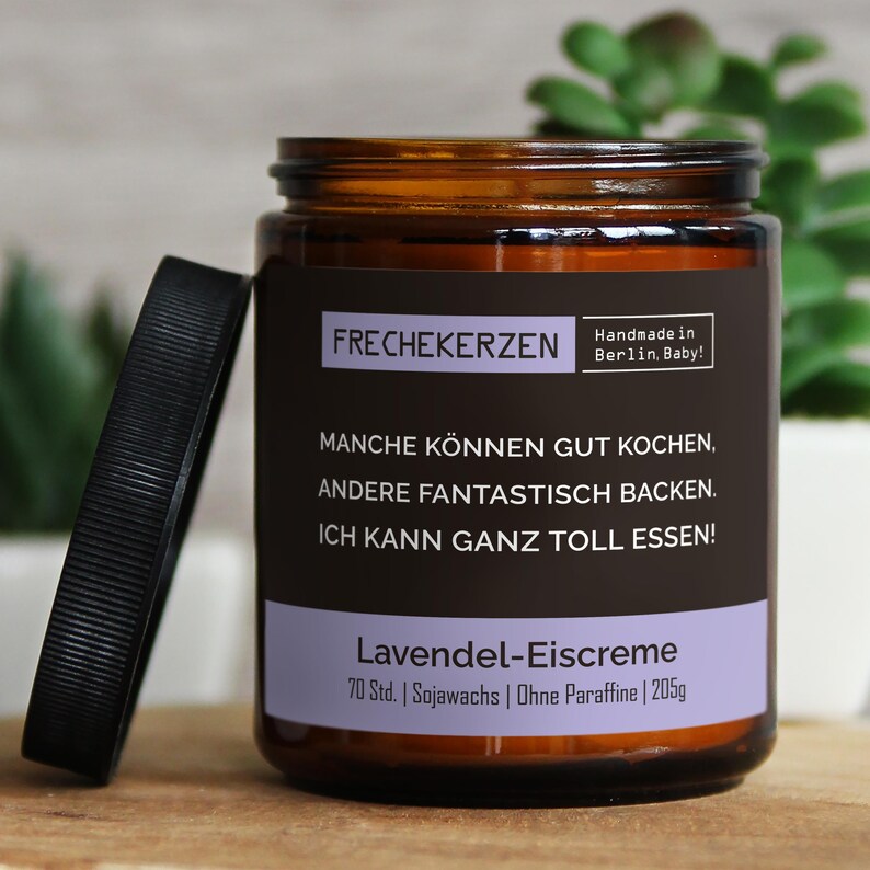 Lustige Duftkerze mit Spruch für die Küche | Handgemacht aus Sojawachs | In Geschenkbox | Valentinsgeschenk | Küchendeko, frech, Gast Gesche Lavendel-Eis