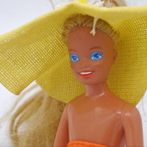 Tropical Skipper doll - Mattel 1985 vintage doll - Barbie&#39;s more down-to-earth little sister wants a beachside adventure!