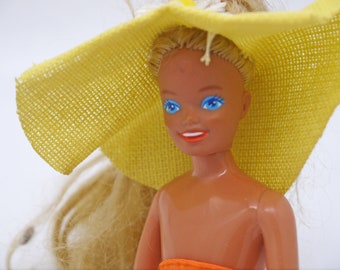 Tropical Skipper doll - Mattel 1985 vintage doll - Barbie's more down-to-earth little sister wants a beachside adventure!