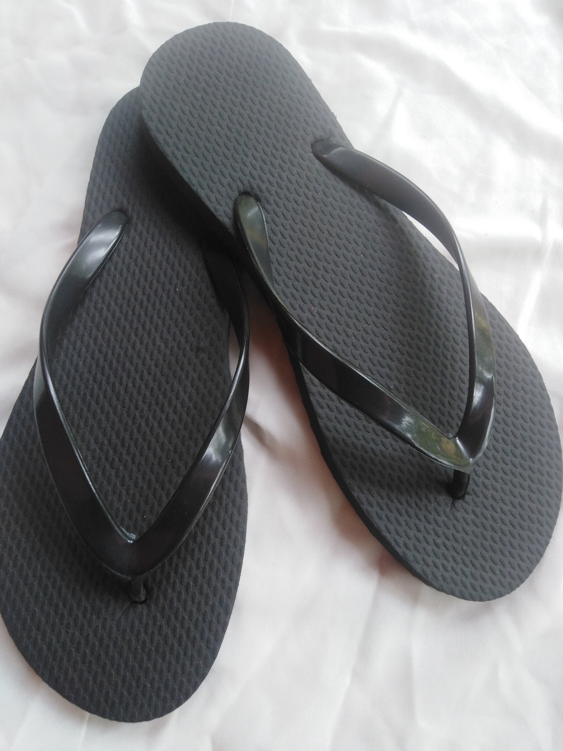 dressy flip flops black