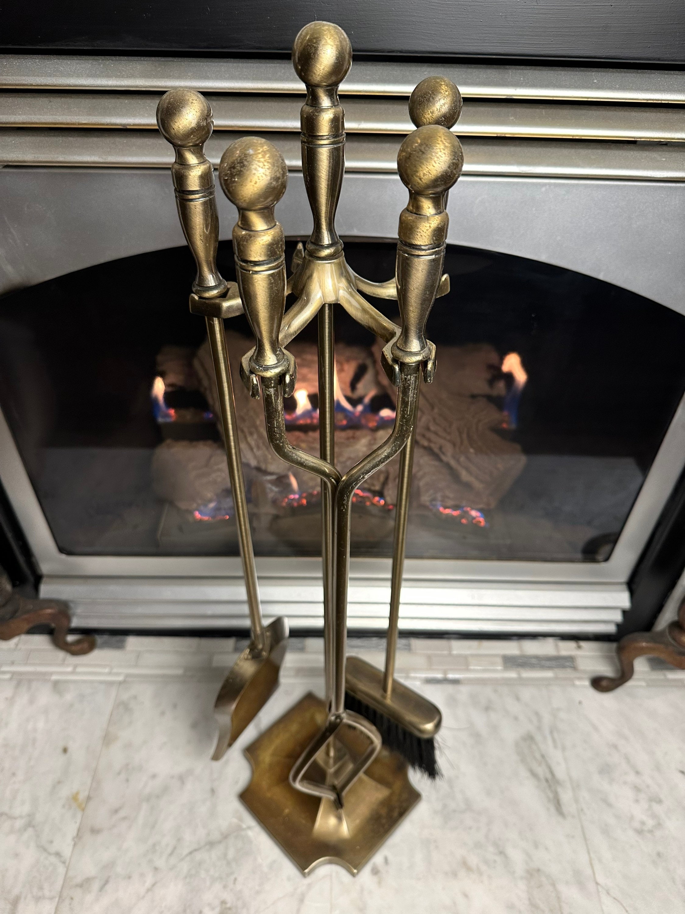 家具 Polished Brass Fireset elderly-neighbor-wants-to-sell