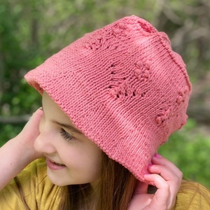 Daisy Bucket Hat Knitting Pattern | Organic Cotton Kids Sun Bonnet (PDF Pattern)