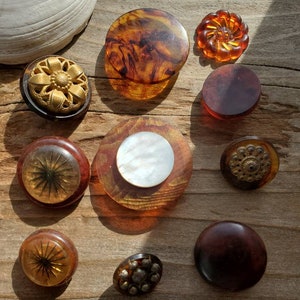 Bottoni vintage effetto tartaruga: cucito e collezionismo, lotto di 10