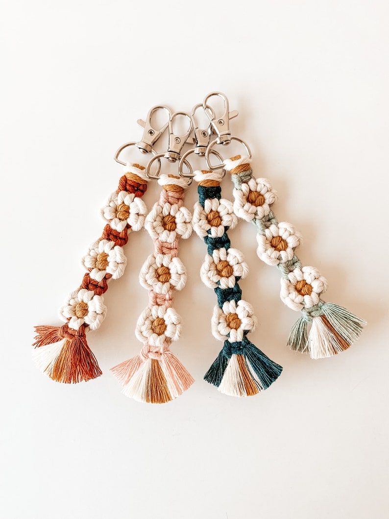 Macrame Daisy Keychain 