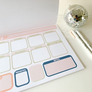 Clementine Weekly Planner Notepad image 3