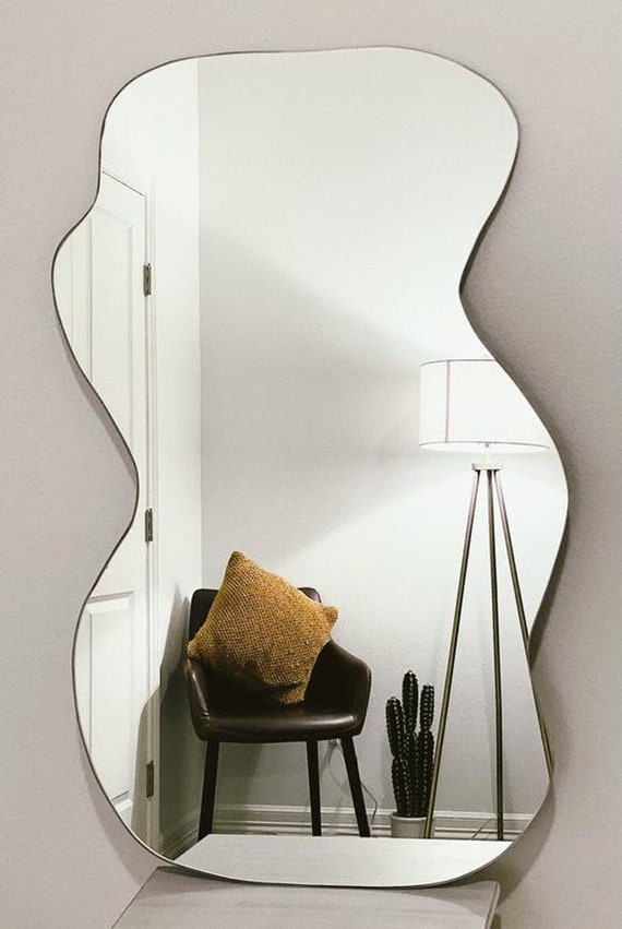Curve-Edged Mirrors Worth Looking At - The New York Times