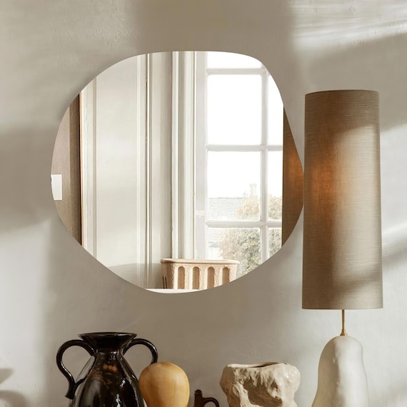 Specchio rotondo asimmetrico Specchio a cerchio irregolare Design a specchio  con ciottoli Decorativo estetico da appendere alla parete o da tavolo  Arredamento minimalista per la casa -  Italia