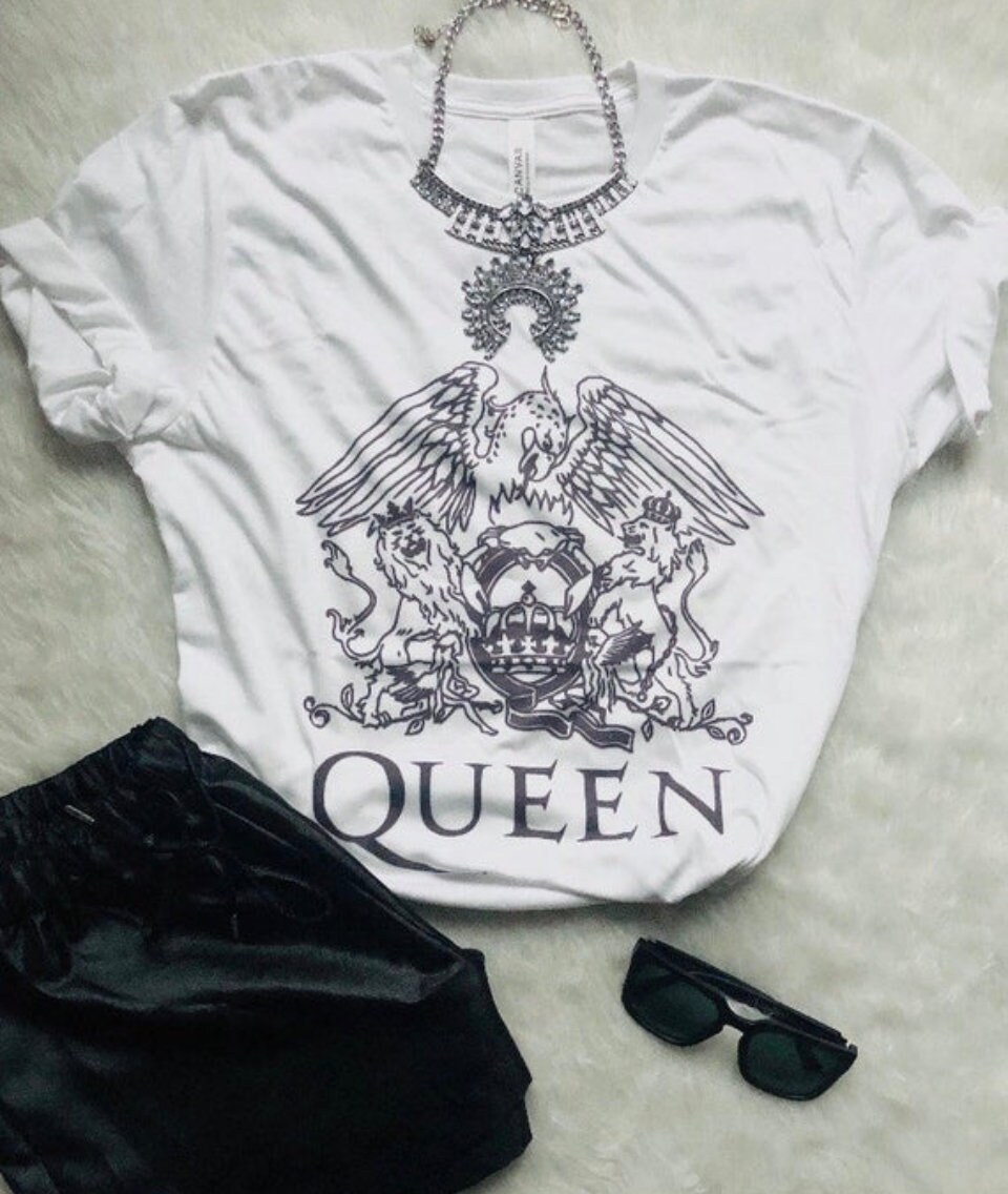 Queen band tee/ Unisex tee/ vintage feel