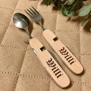 Campingbesteck aus Holz individuell personalisiert Wunschgravur Geschenk Name Geburtstag Wandern Berge Outdoor Survival Messer Vatertag