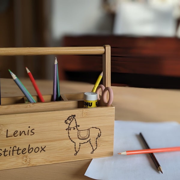 Stiftebox aus Holz Organizer Utensilien Box Schule Schulkind Besteckkasten Schreibtisch Schulanfang Schultüte Bambus Gravur Geschenk Geburt
