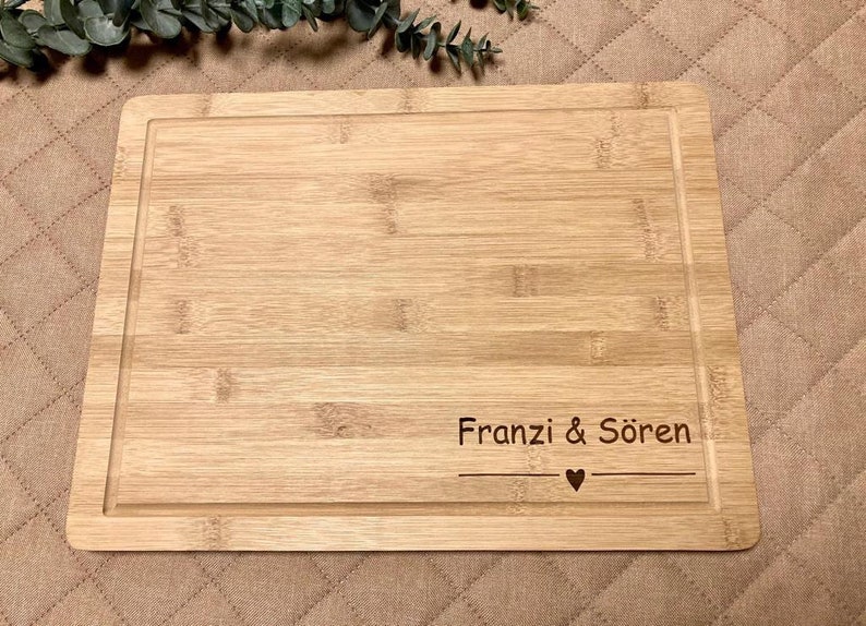 XXL Brotzeitbrett Schneidebrett Frühstücksbrett Holz Bambus Vesperbrett personalisiert Geschenk Name Gravur Geburtstag Hochzeit Weihnachten Bild 1