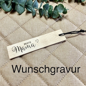 Lesezeichen aus Holz mit individuell personalisiert Wunschgravur Geschenk Name Gravur Buch Buchenholz Muttertag Vatertag Lesehilfe Literatur