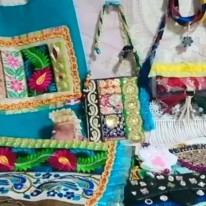 Latest Decorative Accessories Pochette Type Mini Bag - Types Of Decorative Items Latest Decorative Accessories Pochette Type Mini Bag - Types Of Decorative Items