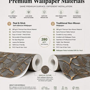 Puede incluir: Una infograf&iacute;a que compara papel tapiz autoadhesivo y tradicional no tejido. Ambas opciones presentan un fondo gris con un patr&oacute;n de hojas y enredaderas doradas met&aacute;licas. El texto detalla especificaciones de material, m&eacute;todos de instalaci&oacute;n y caracter&iacute;sticas ecol&oacute;gicas.