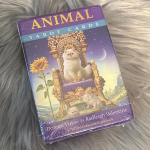 Nieuw dierentarotkaartspel met fysieke gids van Doreen Virtue en Radleigh Valentine, uitverkocht, zeldzaam! Authentiek! In de fabriek verzegeld