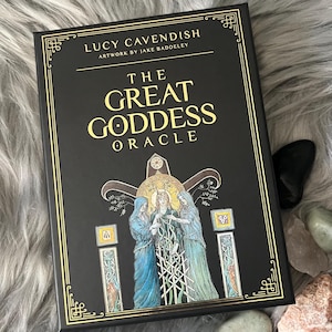 O Baralho de Cartas do Oráculo da Grande Deusa com Guia Físico por Lucy Cavendish e Jake Baddeley