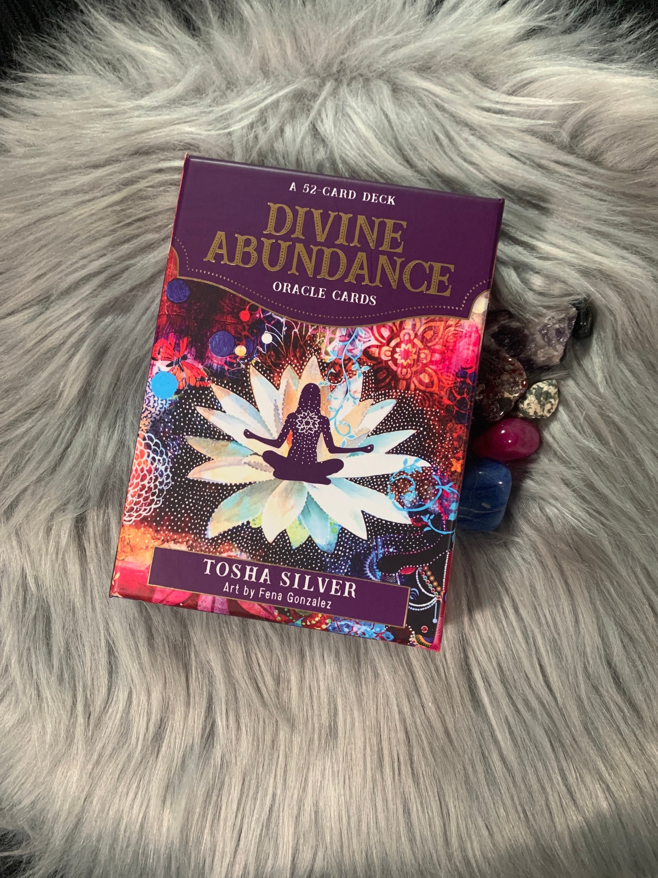 トーシャ・シルバー作「Divine Abundance Oracle Card Deck」、フェナ