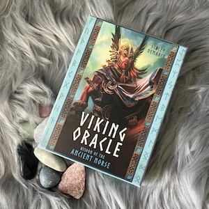 A Sabedoria Viking do Antigo Oráculo Nórdico com Baralho de Cartas e Guia Físico por Stacey Demarco