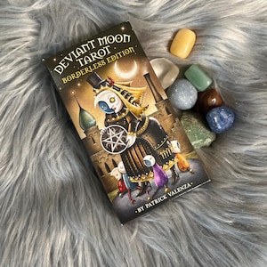 Baraja de cartas del tarot Deviant Moon de edición sin bordes con folleto guía físico de Patrick Valenza