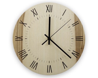 Interior wall clock in solid wood ash olive quartz with three hands 29,5cm HCR by Atelier Frax