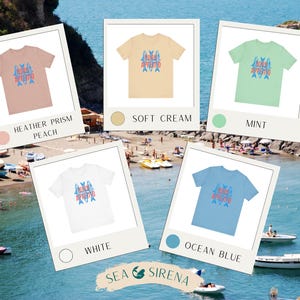 Puede incluir: Una colecci&oacute;n de camisetas en varios colores, incluyendo melocot&oacute;n, crema, menta, blanco y azul oc&eacute;ano. Cada camiseta presenta un dise&ntilde;o gr&aacute;fico con la palabra "Aperitivo" e ilustraciones de colas de sirena. Las camisetas se exhiben en una playa.