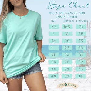 Puede incluir: Una camiseta unisex turquesa claro con una tabla de tallas. La tabla enumera las tallas XS a 4X con las medidas de ancho y largo correspondientes en pulgadas. Tambi&eacute;n es visible el texto "BELLA AND CANVAS 3001 UNISEX T-SHIRT".
