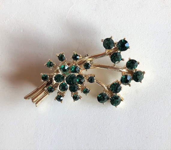KeukaBoutique Vintage Brooch, Emerald Green Brooch, Vintage Costume Jewelry, Emerald Green Vintage Pin, Brooch Vintage, 1960s Jewelry