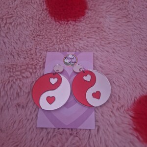 Pink & red yin and yang heart earrings. Handmade galantines valentines day mirror acrylic earrings. Kawaii harajuku kitsch image 1