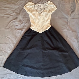 Vintage 1950s Black and White Taffeta and Lace Formal Evening Dress Gown with Bow Size Small