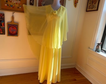 Vintage 1970s Sheer Butter Yellow Cape Maxi Disco Dress Evening Dress Size Medium/Large