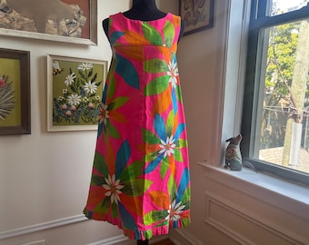 Vintage 1960s Dayglo Floral Large Scale Daisy Print Mod Pink Orange and Green Barkcloth Hawaiian Mini Dress Size Extra Small by Kona Coast