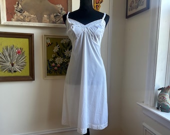 Vintage Lace Slip White Floral Full Slip Nylon Lingerie Size Large/Extra Large