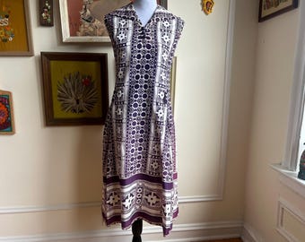 Vintage 1960s Mod Purple and White Floral Tapa Inspired Shift Dress Size Large by Leslie Fay