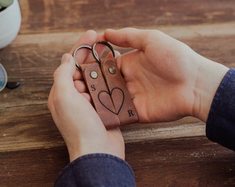 Couples Gift Leather Keychain, Anniversary Gift, Anniversary Gift, Gift For Her, Gift for Wife, Personalized Gift For Couple, Gift for Him