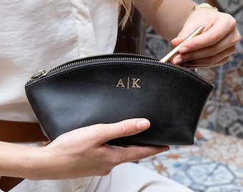 Monogrammed Leather Makeup Bag, Custom Makeup Bag, Bridesmaid Makeup Bags, Personalized Makeup Bag, Toiletry Bag, Gifts for Mom