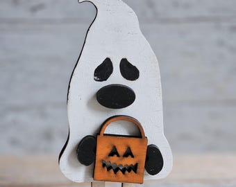 Ghost Gnome, Halloween Tiered Tray, Wood Shelf Sitter, Cute Halloween Treat, Trick or Treat Ghost