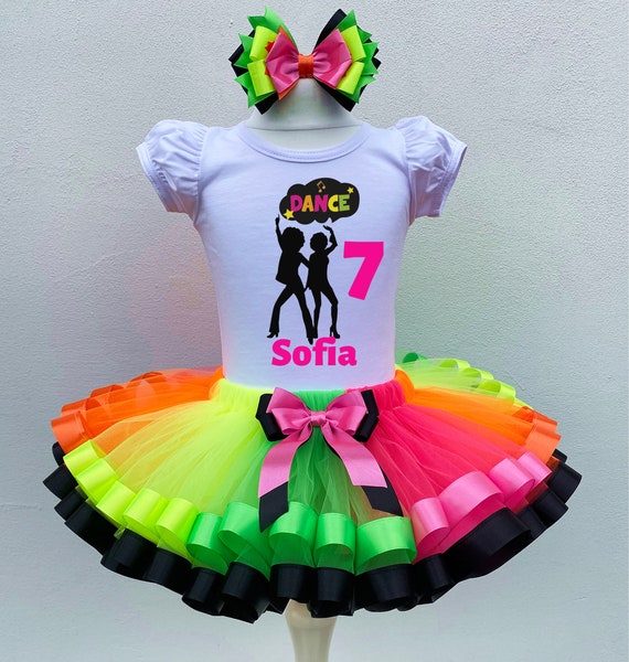 Dress for cheap neon party