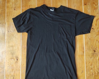 Great 1980's chest pocket black cotton blend T shirt good condition size M