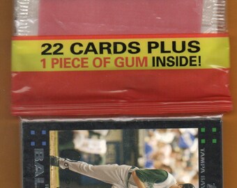 2007 Topps sealed Hanger pack with Derek Jeter on the back