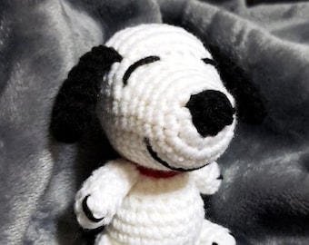 Crochet mini Snoopy Beagle Amigurumi Plush doll
