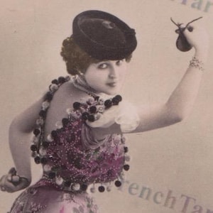 Carte postale des années 1900 teintée à la main Opéra comique français Chavita Reutlinger