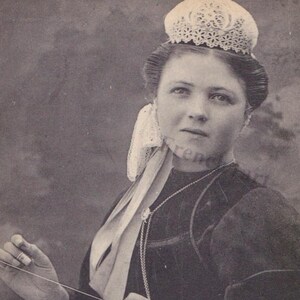 Carte postale ancienne avec photo en dentelle Broderie Dentelle, 1917, France