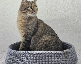 Handmade cotton cat basket - Favorite place for cats - Crocheted cat bed - "Handmade by Felaja" - Felt bottom with engraving