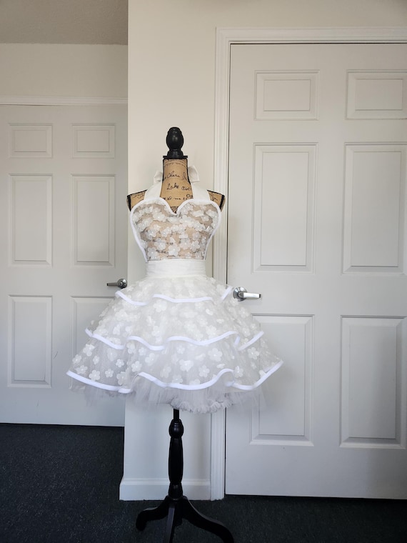 Flirty Sheer White 3-Dimentional Vintage Inspired Apron