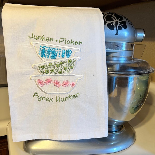 Vintage Pyrex embroidered on a towel, Pyrex Collector, Pyrex dish towel, Pyrex decor, tea towels, Pyrex gifts, Kitchen dish towels